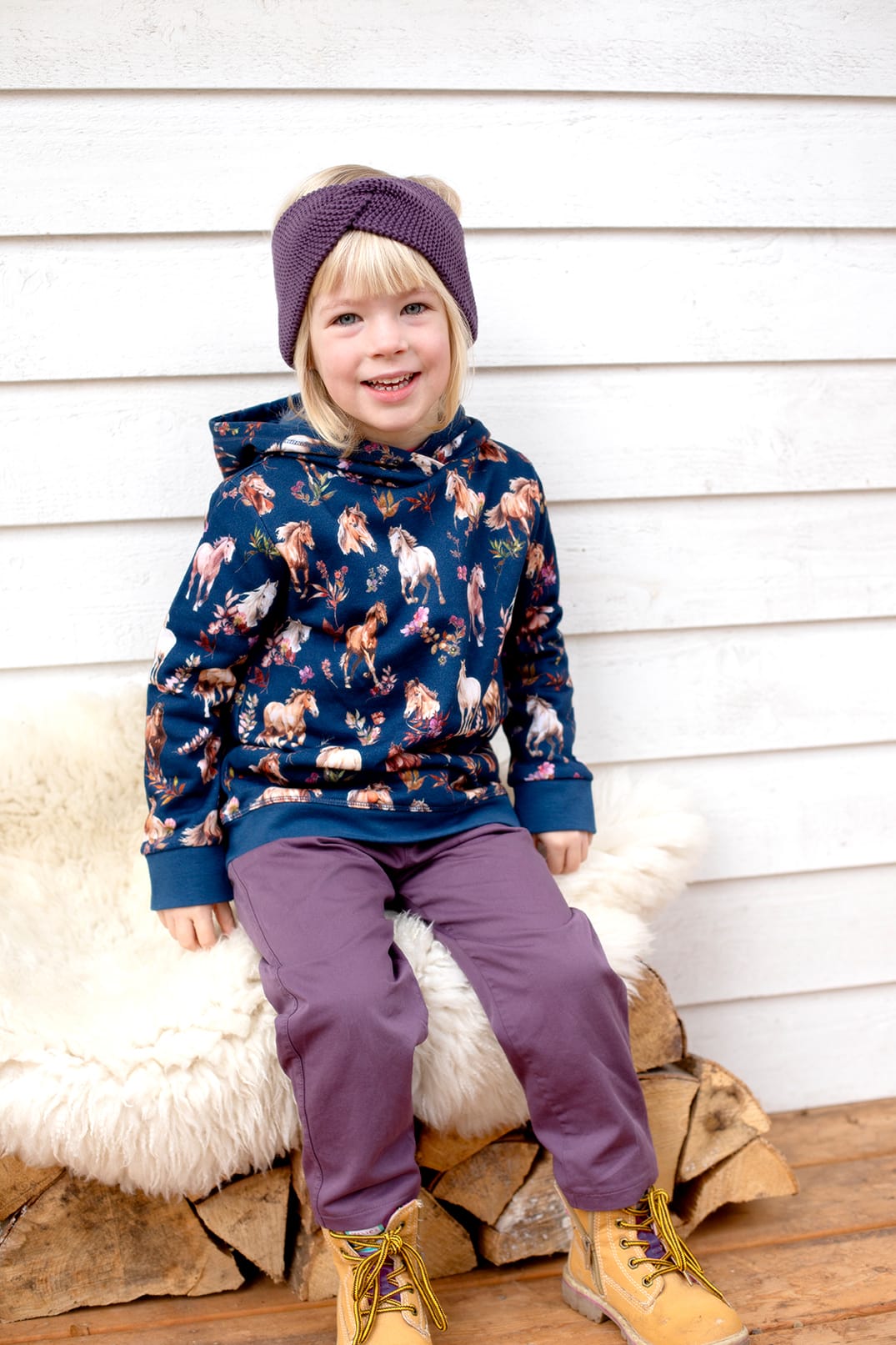 Hoodie Sweatshirt mit Pferdedruck