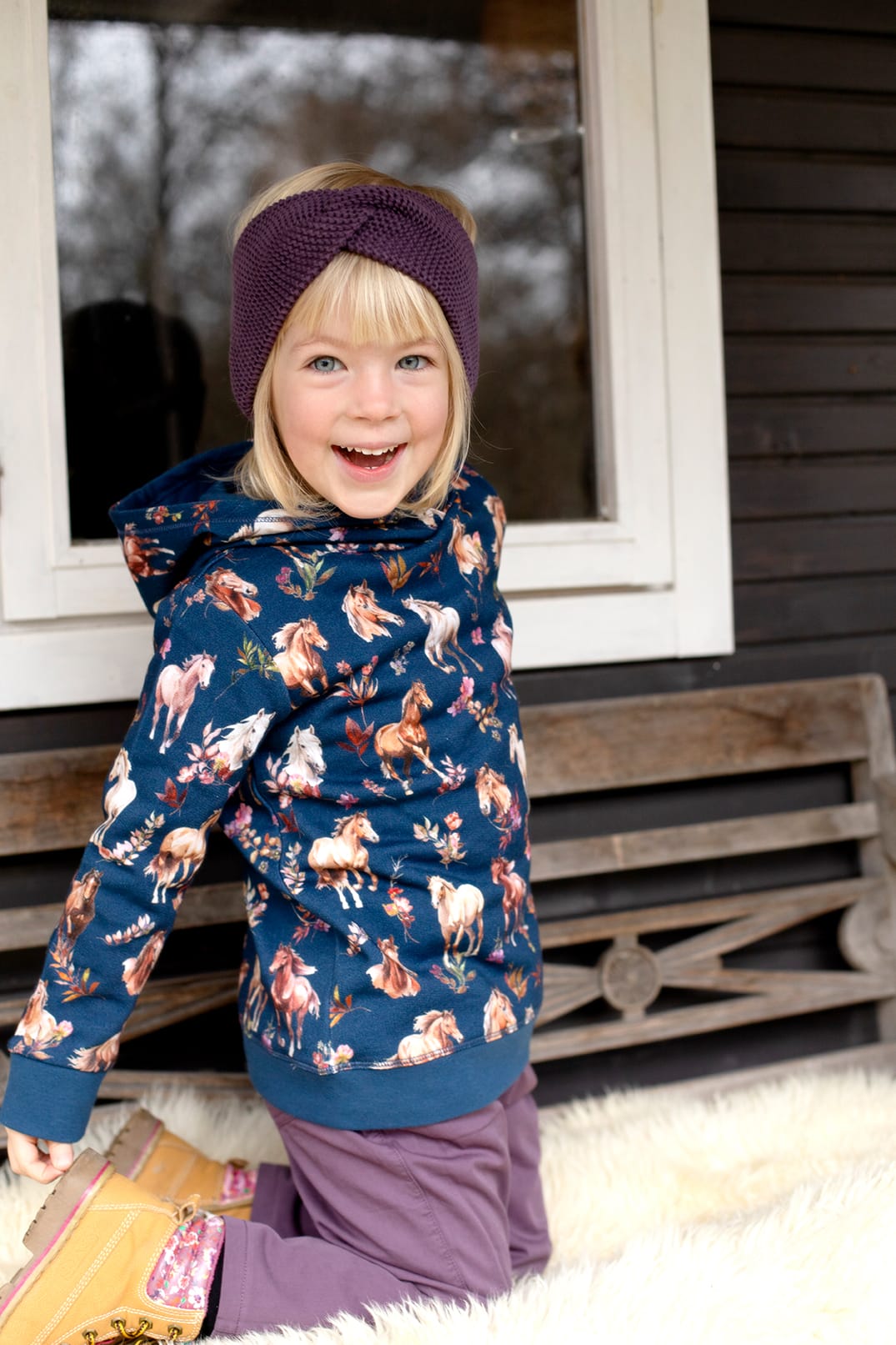 Hoodie Sweatshirt mit Pferdedruck