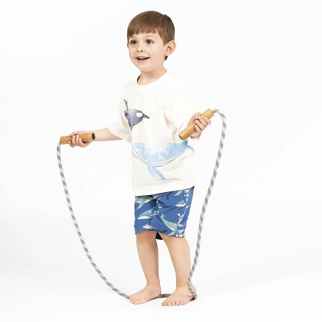 Kinder T-Shirt mit Wal-Motiv, Modell OSWIN