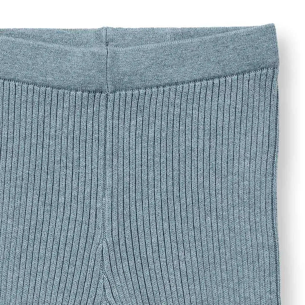 Baby Strickleggins in salbeigrün mélange, Modell YUMA