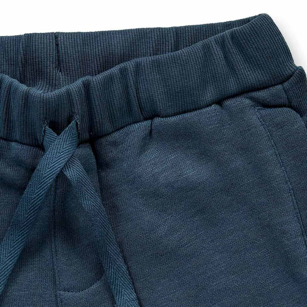 Kinder Shorts in dunklem Petrol, Modell JAKUB
