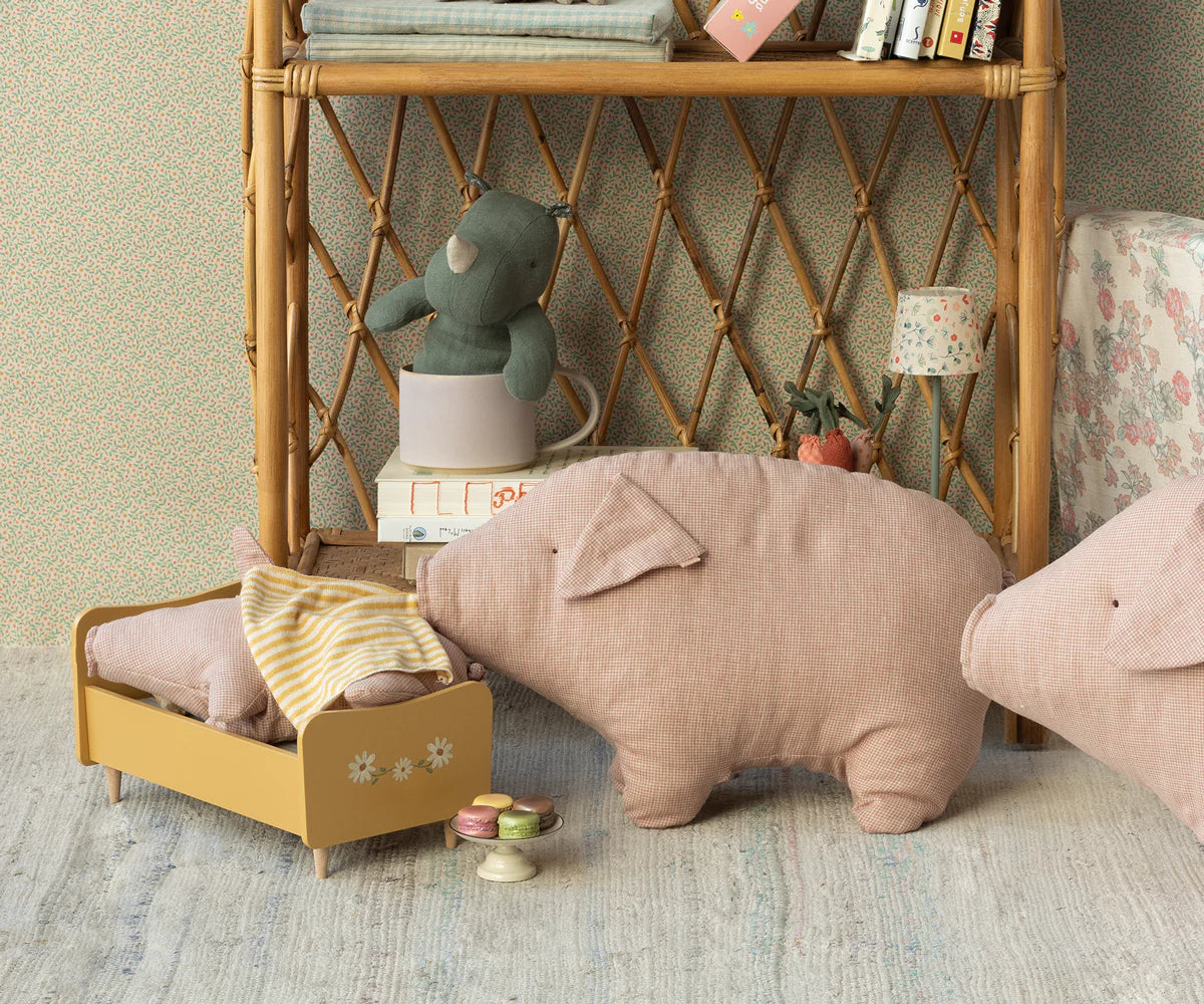 Polly Pork, medium