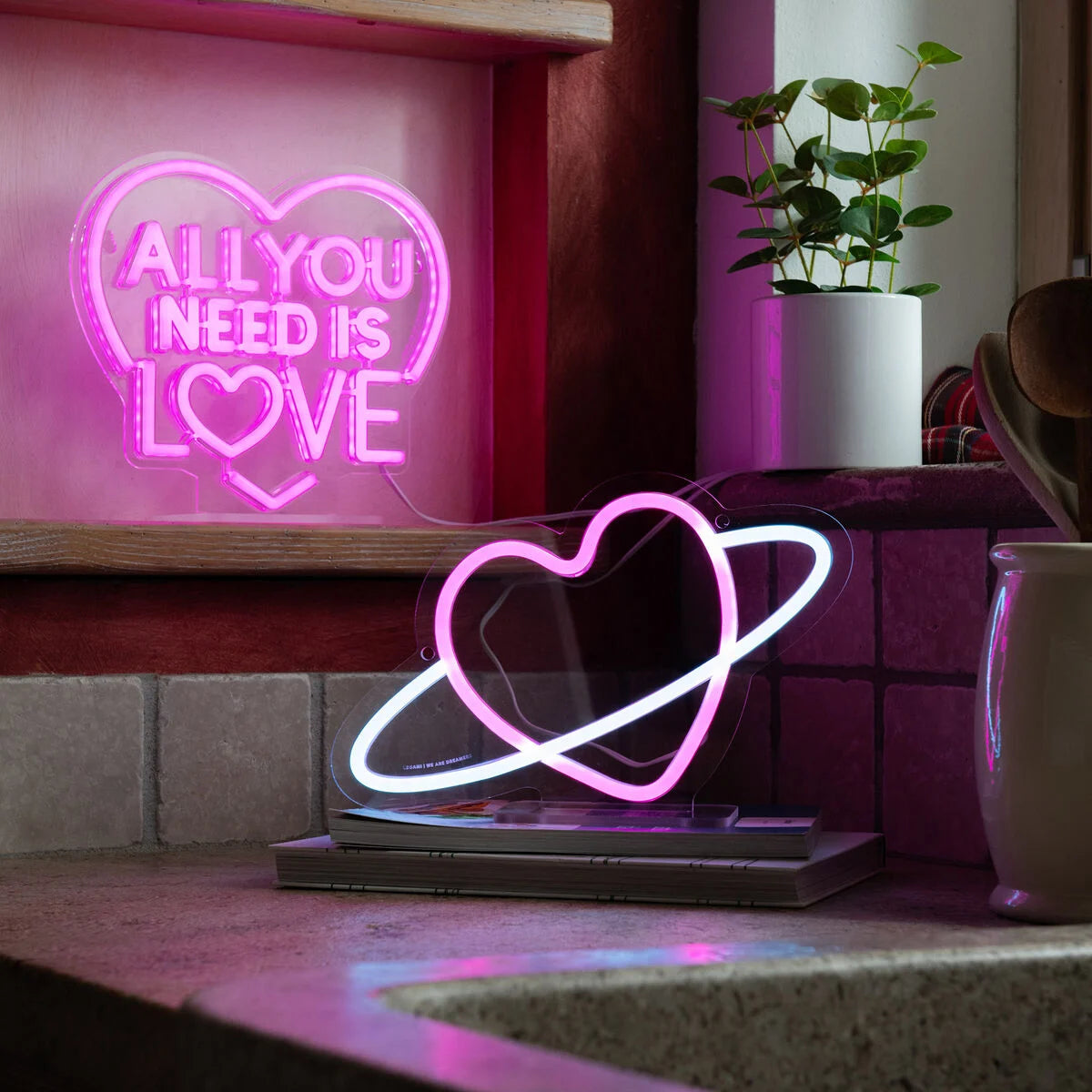 LED-Lampe mit Neoneffekt - All You Need is Love - It’s a Sign