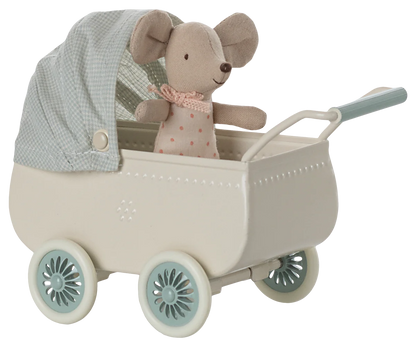 Kinderwagen mit Babymaus